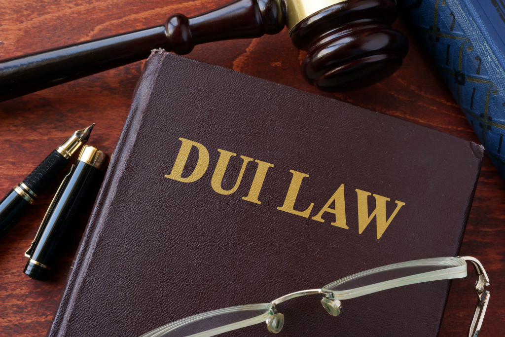 DUI law title on book